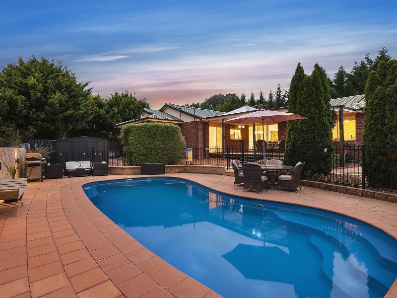 20 Halloran Drive, Jerrabomberra NSW 2619