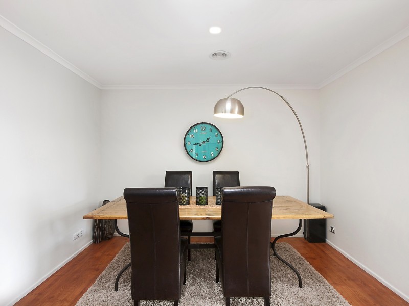 20 Halloran Drive, Jerrabomberra NSW 2619