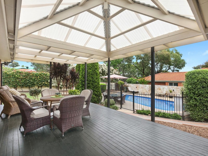 20 Halloran Drive, Jerrabomberra NSW 2619