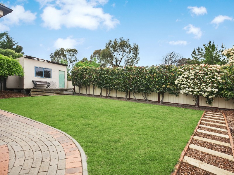 20 Halloran Drive, Jerrabomberra NSW 2619