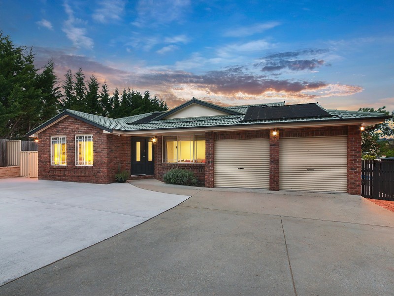 20 Halloran Drive, Jerrabomberra NSW 2619