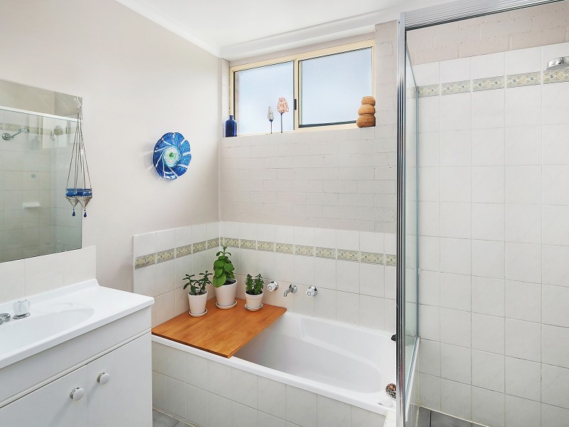 1/4 Booth Street, Queanbeyan NSW 2620