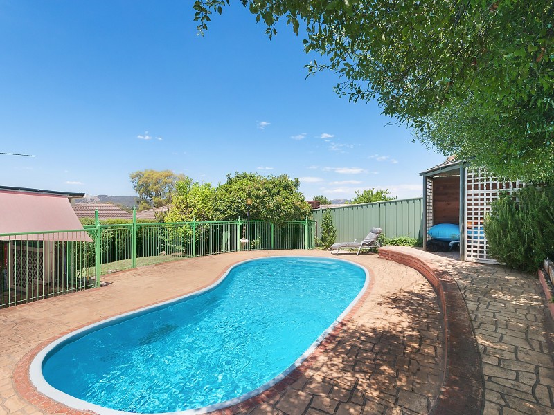 8 Badcoe Street, Gowrie ACT 2904