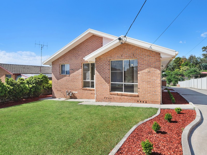 33 Gilmore Place, Queanbeyan NSW 2620