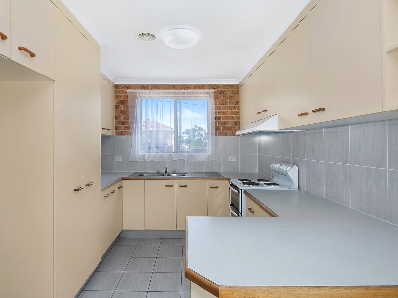 33 Gilmore Place, Queanbeyan NSW 2620