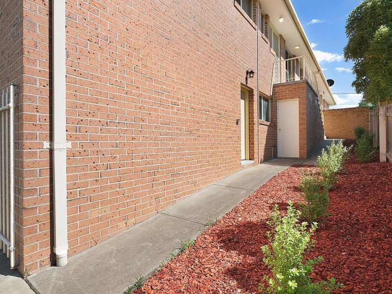 33 Gilmore Place, Queanbeyan NSW 2620