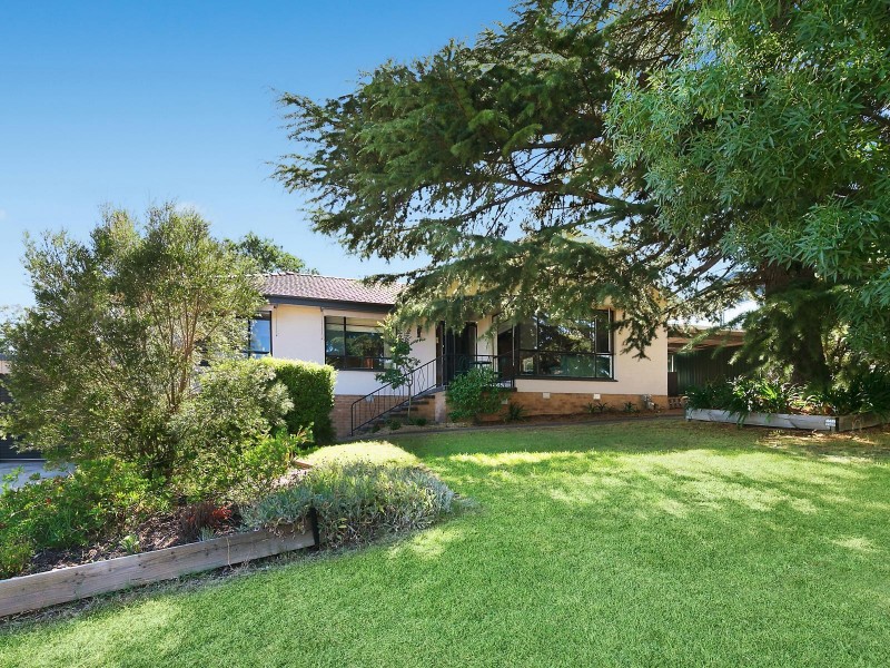 4 Mauldon Street, Chifley ACT 2606