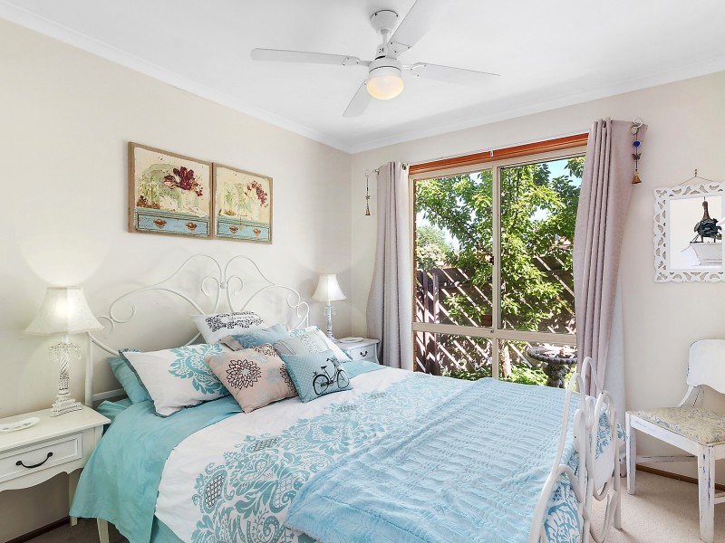 4/2 Jane Price Crescent, Conder ACT 2906