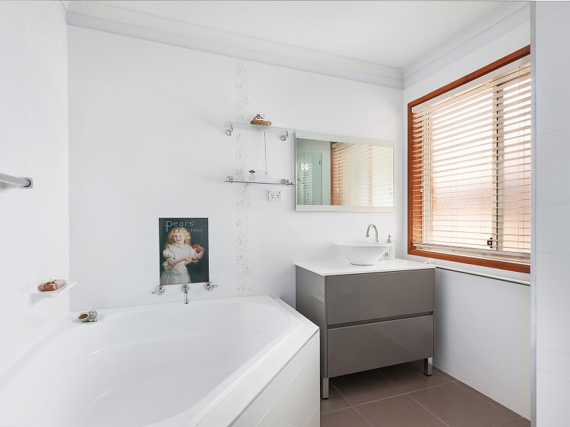 4/2 Jane Price Crescent, Conder ACT 2906