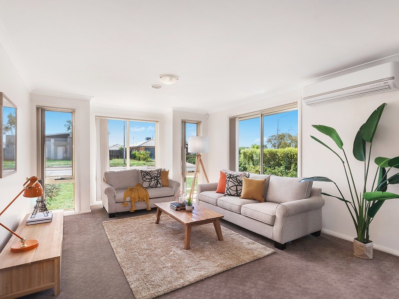 56 Macfarlane Burnet Avenue, Macgregor ACT 2615