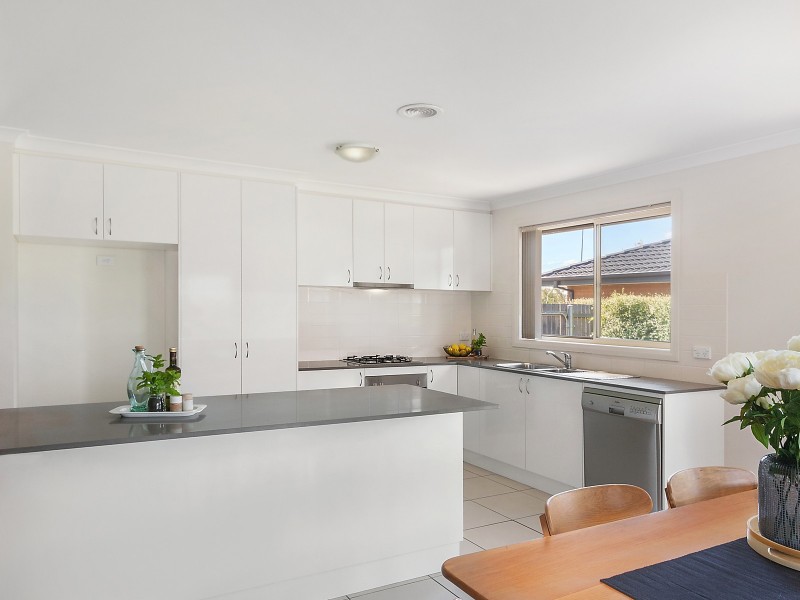 56 Macfarlane Burnet Avenue, Macgregor ACT 2615