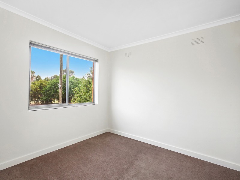 2/9 Macquoid Street, Queanbeyan NSW 2620