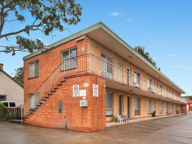 2/9 Macquoid Street, Queanbeyan NSW 2620