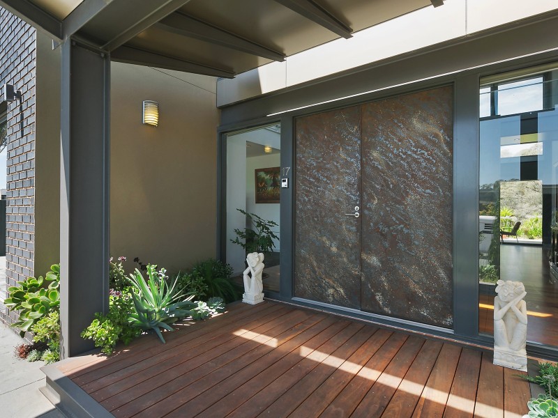 17 Myrtle Close, Jerrabomberra NSW 2619