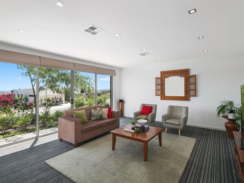 17 Myrtle Close, Jerrabomberra NSW 2619