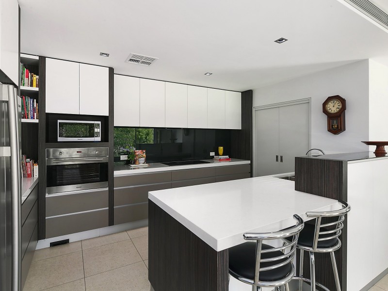 17 Myrtle Close, Jerrabomberra NSW 2619