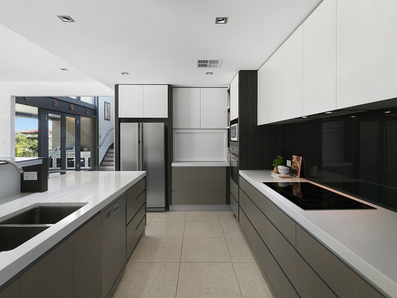 17 Myrtle Close, Jerrabomberra NSW 2619