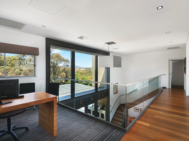 17 Myrtle Close, Jerrabomberra NSW 2619