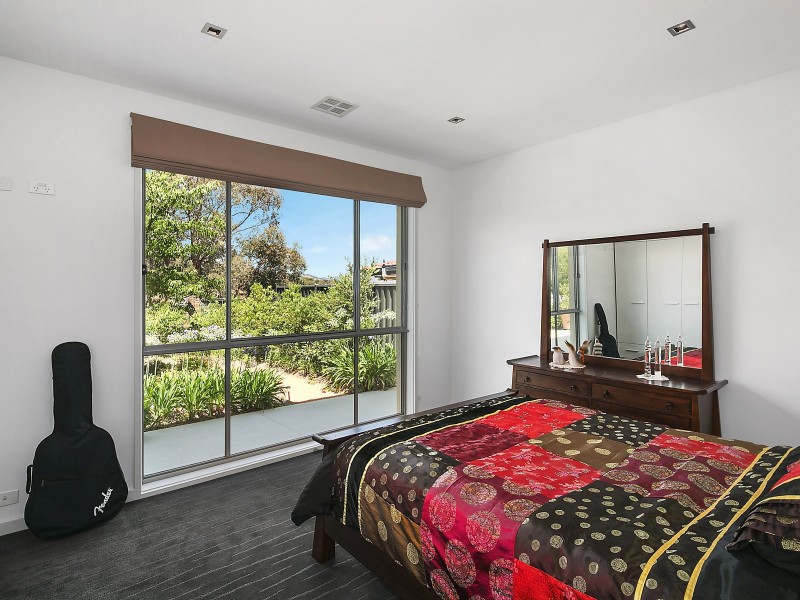 17 Myrtle Close, Jerrabomberra NSW 2619