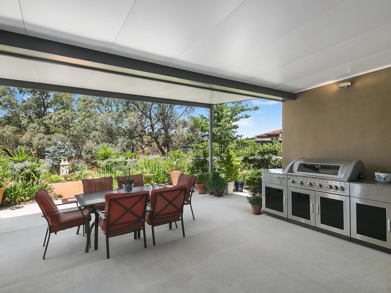 17 Myrtle Close, Jerrabomberra NSW 2619