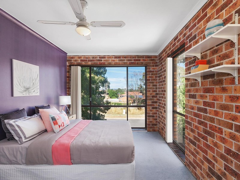 48 Crest Park Parade, Queanbeyan NSW 2620