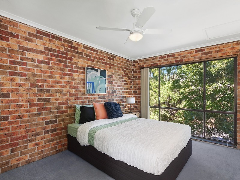 48 Crest Park Parade, Queanbeyan NSW 2620