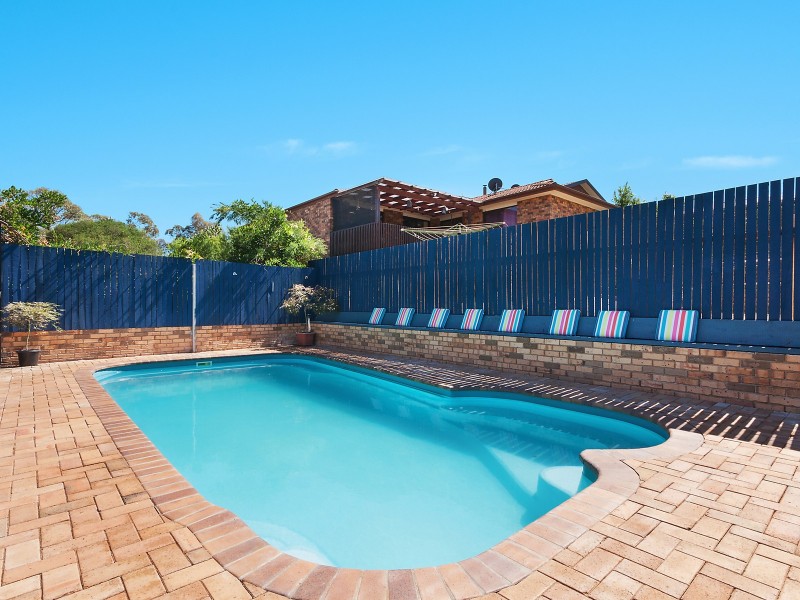 48 Crest Park Parade, Queanbeyan NSW 2620
