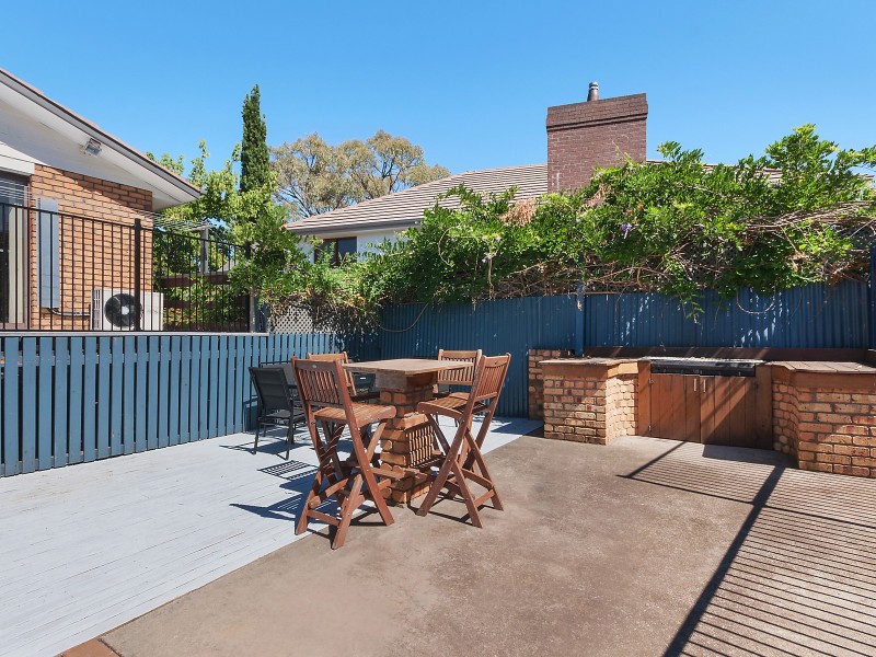 48 Crest Park Parade, Queanbeyan NSW 2620