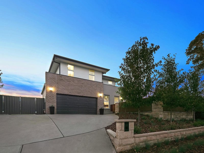 4 Charteris Crescent, Chifley ACT 2606