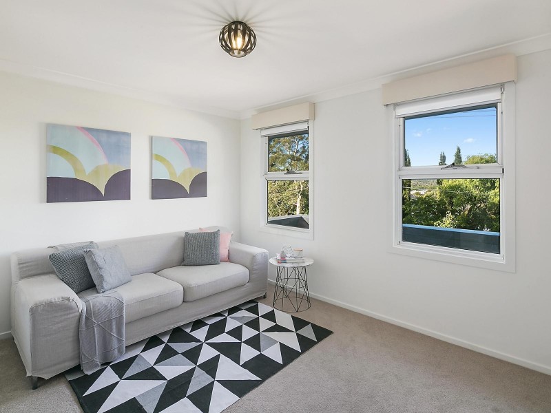 4 Charteris Crescent, Chifley ACT 2606