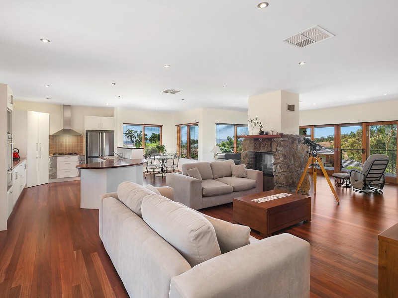 4 Aspen Rise, Jerrabomberra NSW 2619