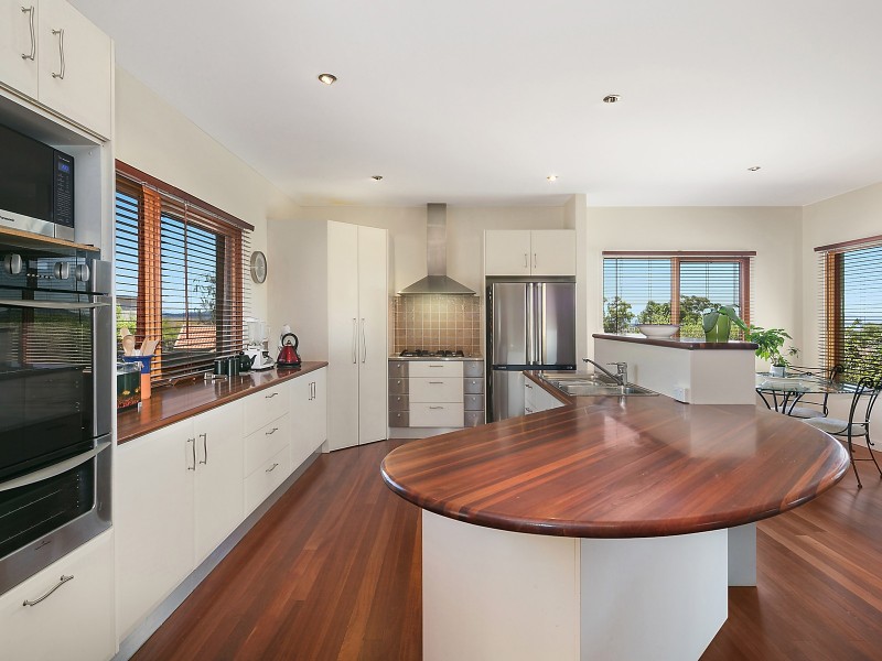 4 Aspen Rise, Jerrabomberra NSW 2619