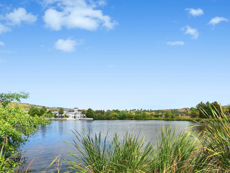 20A Bayside Court, Jerrabomberra NSW 2619