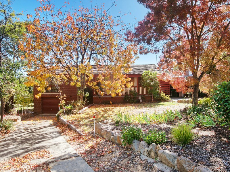 51 De Graaff Street, Holder ACT 2611