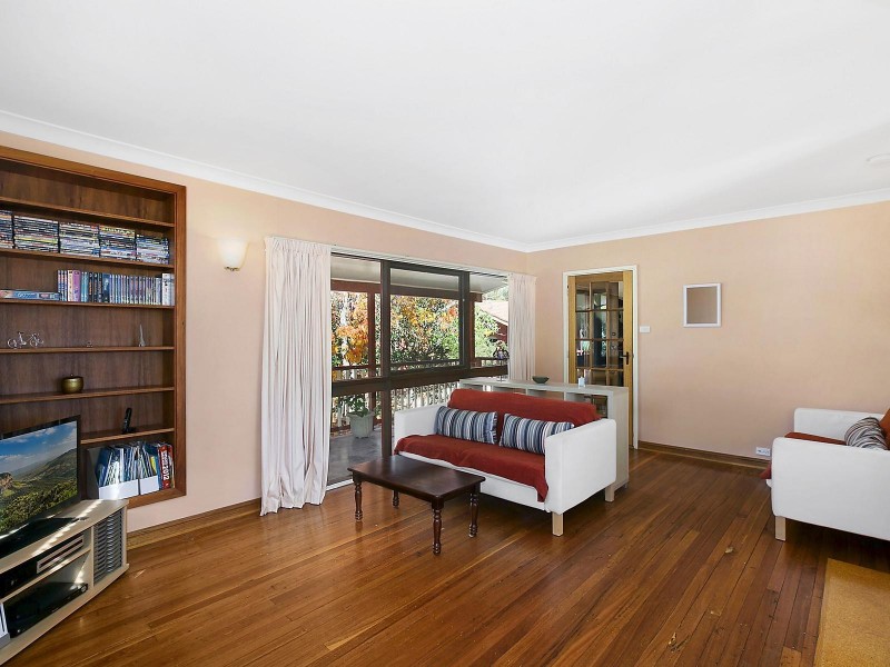 51 De Graaff Street, Holder ACT 2611