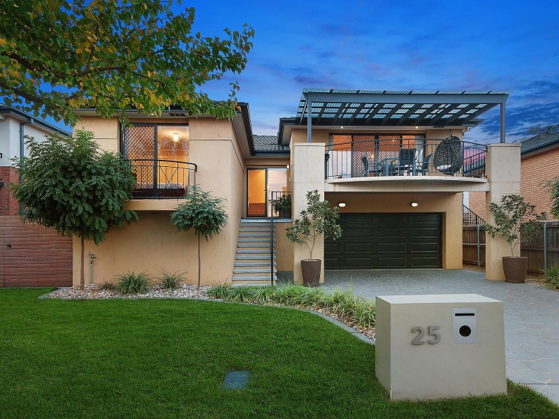 25 Bluestone Gardens, Jerrabomberra NSW 2619
