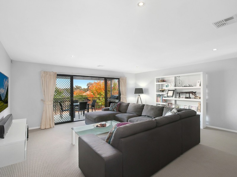 25 Bluestone Gardens, Jerrabomberra NSW 2619