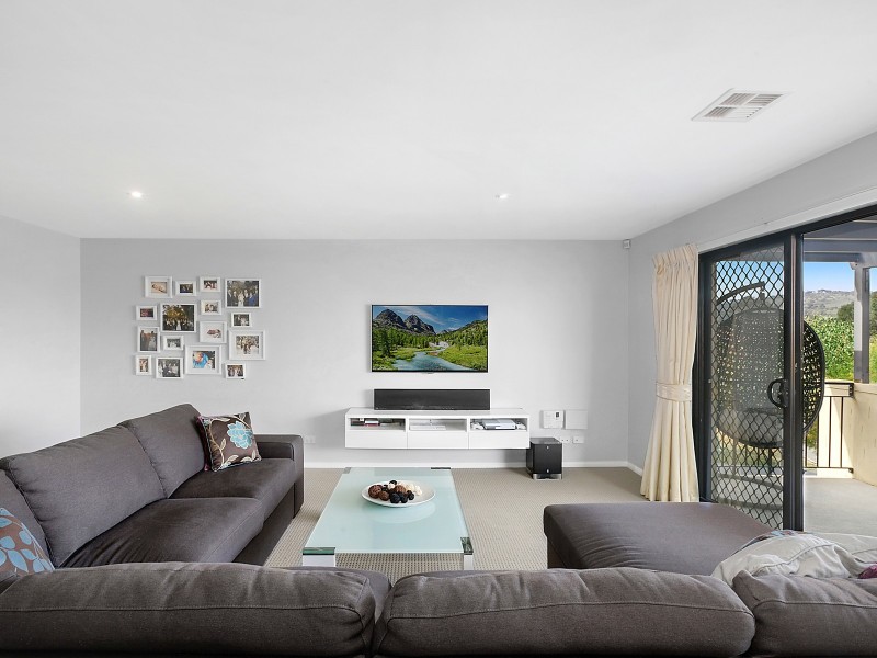 25 Bluestone Gardens, Jerrabomberra NSW 2619