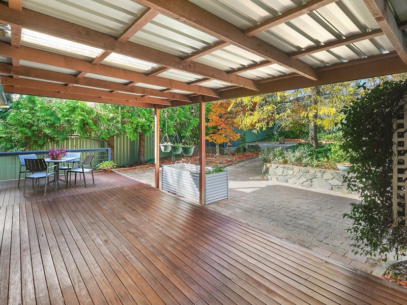 6 Shirlow Place, Weston ACT 2611