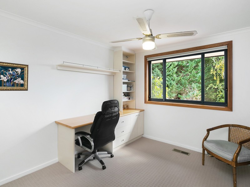6 Shirlow Place, Weston ACT 2611