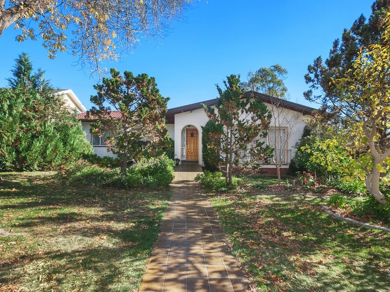10 Bamford Street, Hughes ACT 2605