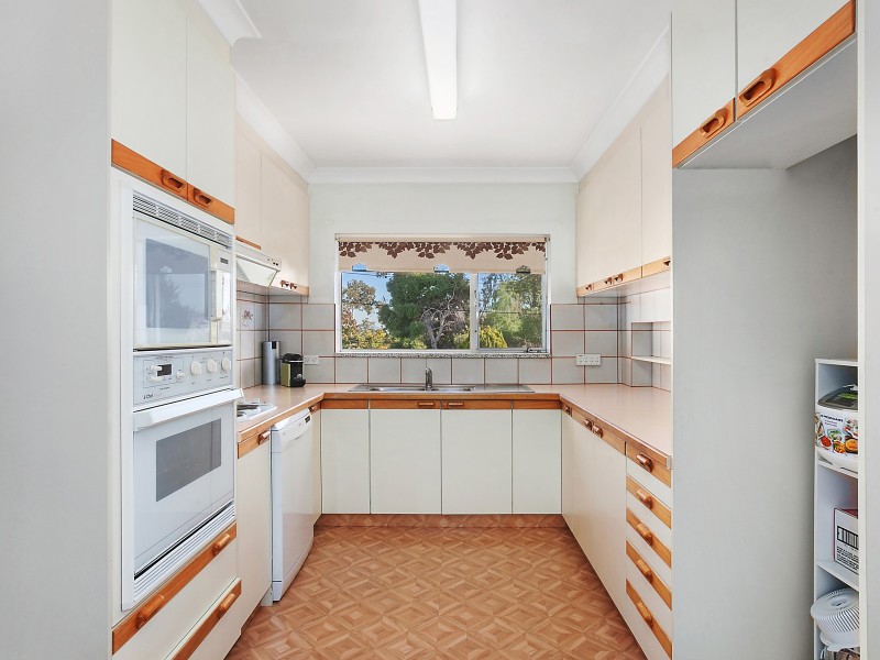 10 Bamford Street, Hughes ACT 2605