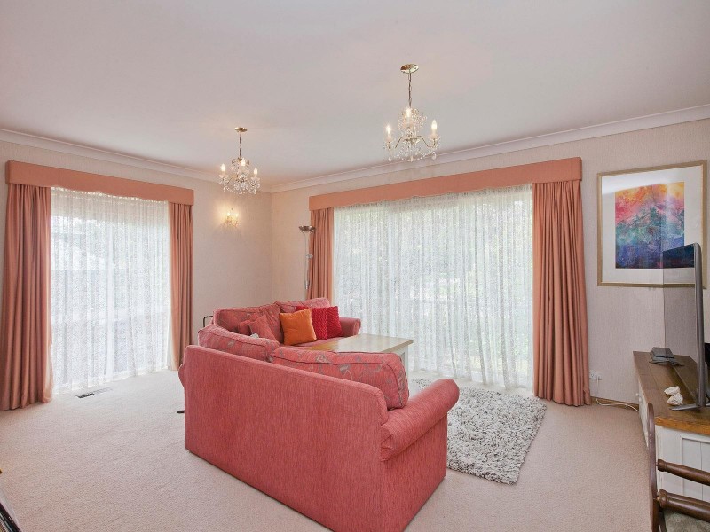 10 Bamford Street, Hughes ACT 2605