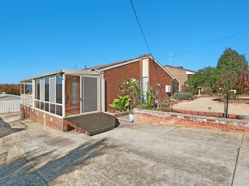 14 Sassafras Crescent, Queanbeyan NSW 2620