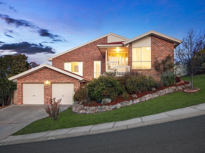 27 Emery Crescent, Queanbeyan NSW 2620