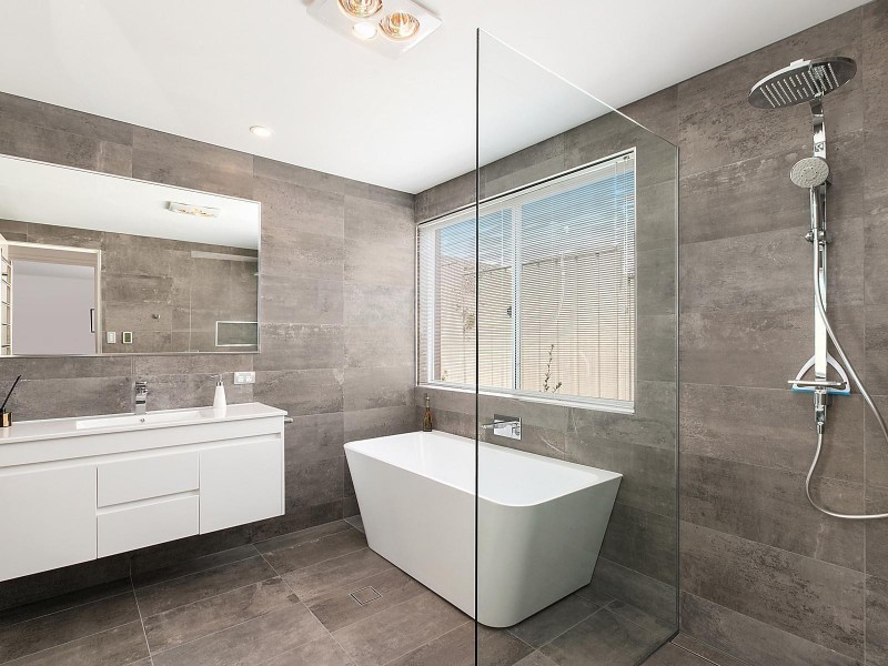 8 Carolyn Jackson Drive, Jerrabomberra NSW 2619