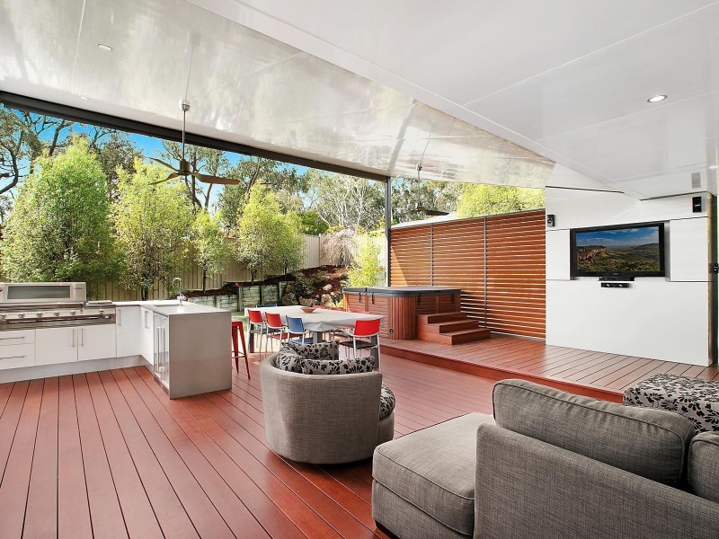 8 Carolyn Jackson Drive, Jerrabomberra NSW 2619