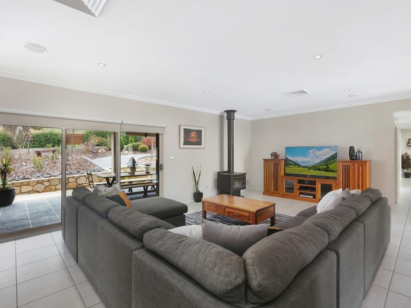 14 O’Malley Place, Googong NSW 2620