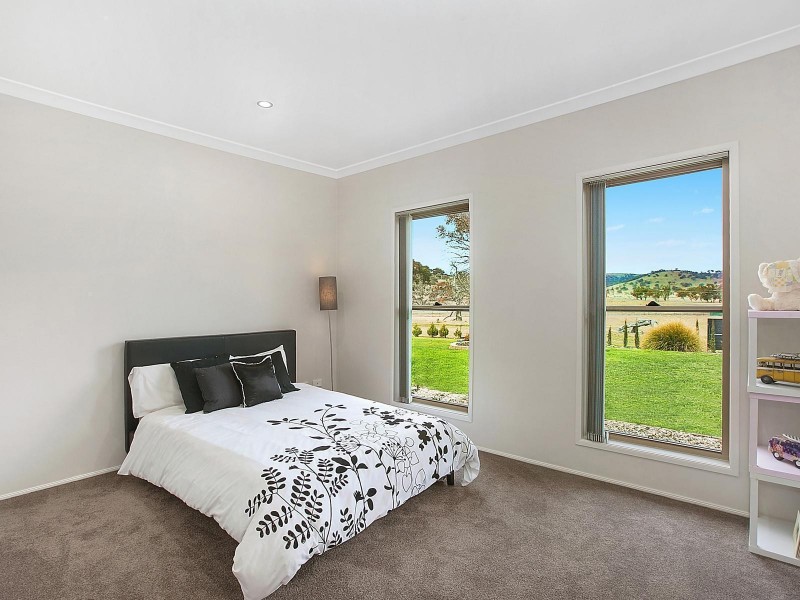 14 O’Malley Place, Googong NSW 2620