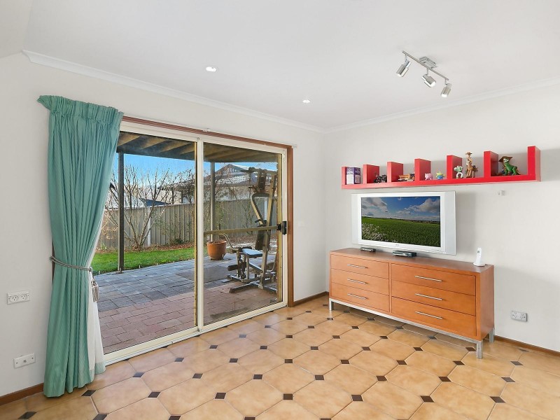 10 Hazlitt Glade, Gordon ACT 2906